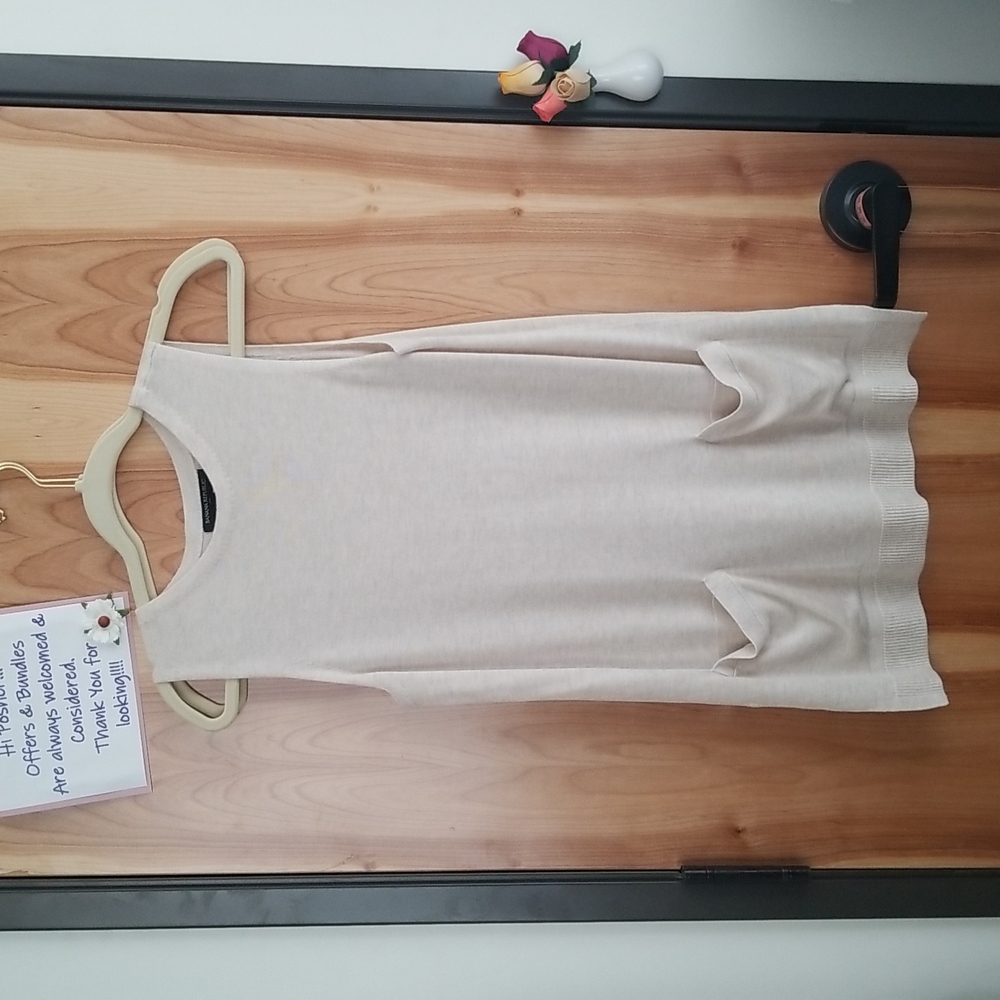 Banana Republic Cream Sleeveless Crewneck Tunic Sweater